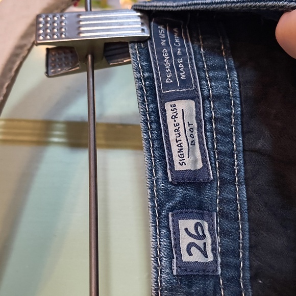 Women's Miss Me Sparkle Embellished Back Pocket Yolk Bootcut Jean 26 × 30 - Picture 5 of 15